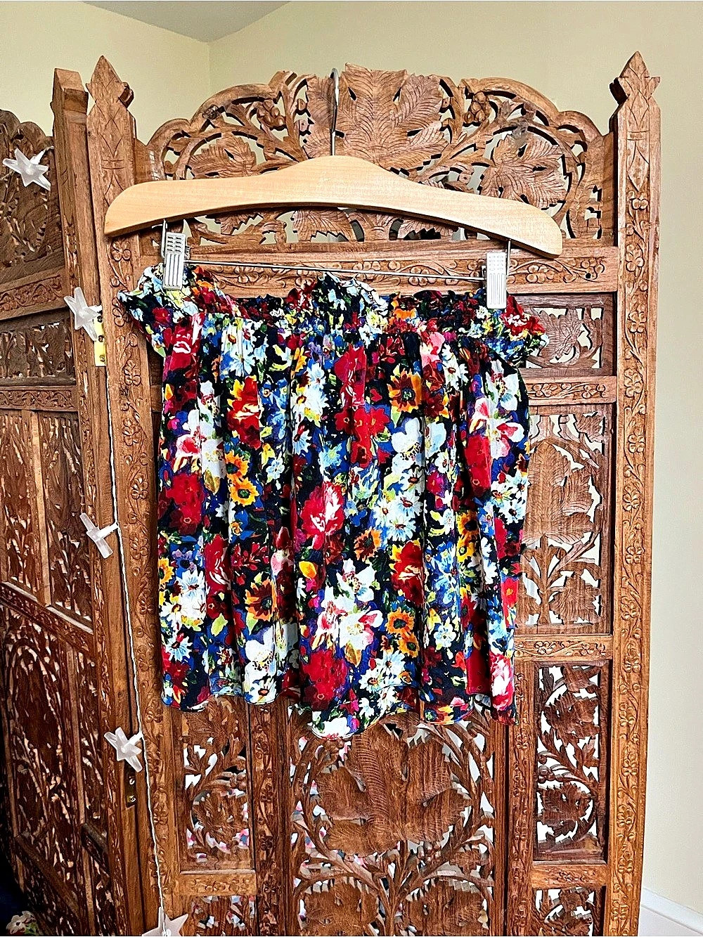 Alice + Olivia Buffy Smocked-Waist Mini Multicolor Floral Skirt